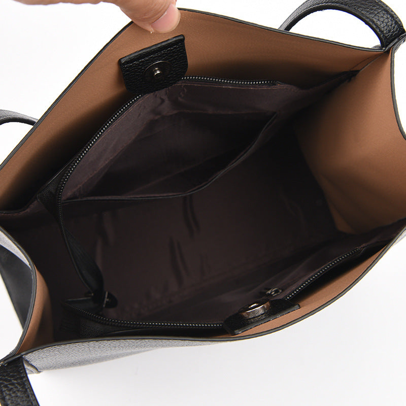 Fera - Elegant and Timeless Shoulder Bag